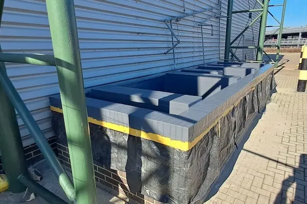 Containment tank with new bund lining