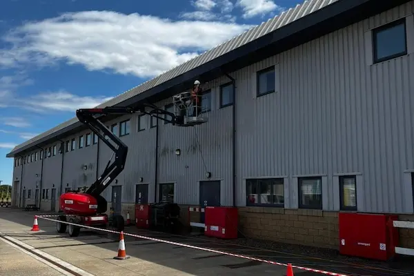 Industrial jet washing
